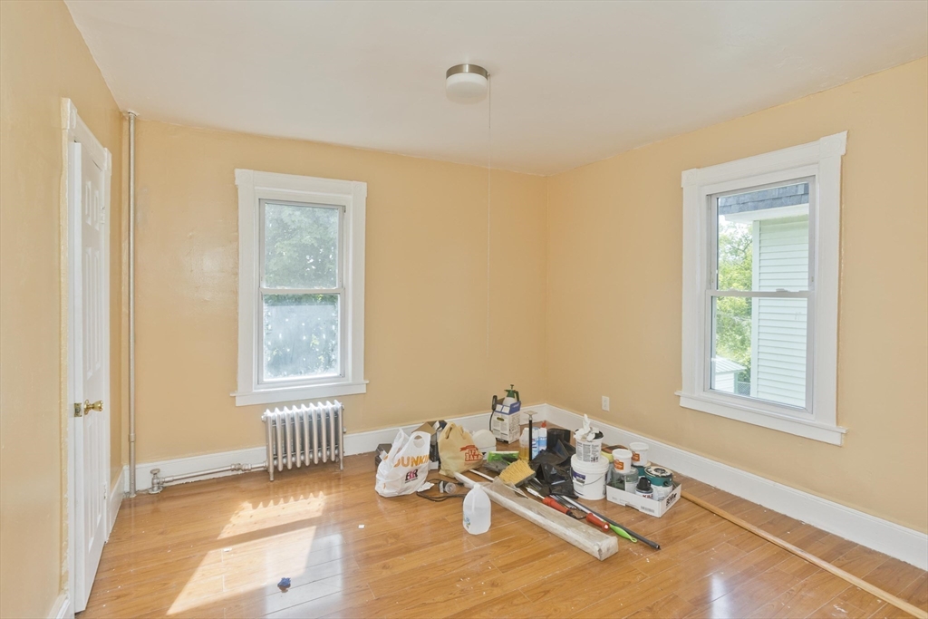 116-118 Massasoit St Property Photo 15