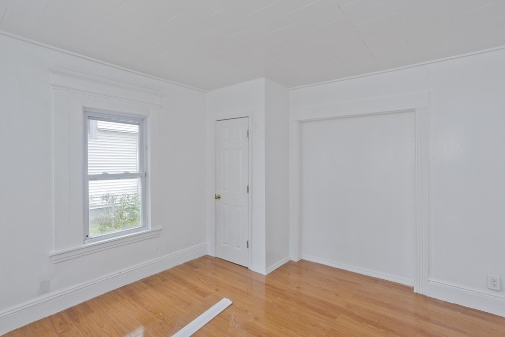 116-118 Massasoit St Property Photo 25