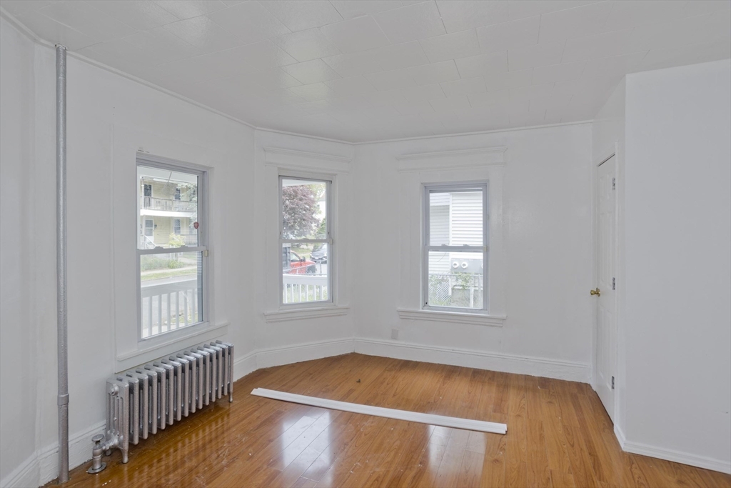 116-118 Massasoit St Property Photo 26