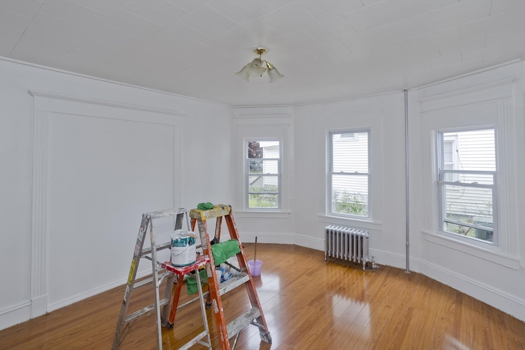 116-118 Massasoit St Property Photo 27