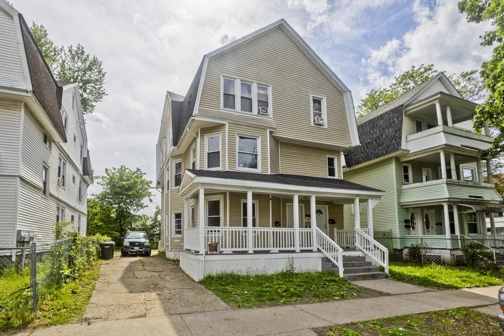 116-118 Massasoit St Property Photo 31