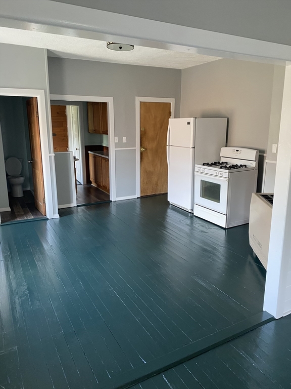 157 Hathaway St # 3w Property Photo 2