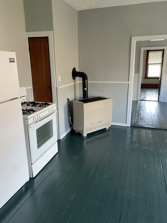 157 Hathaway St # 3w Property Photo 4