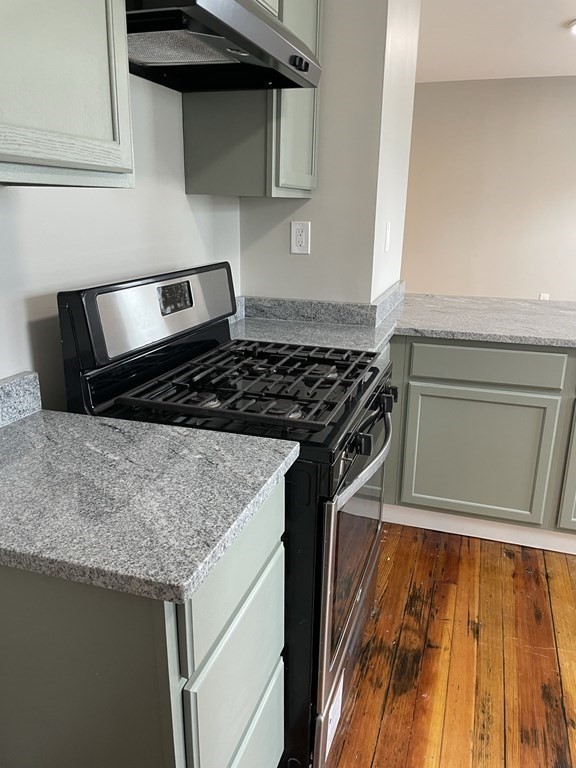15 Daniels St # 2 Property Photo 3