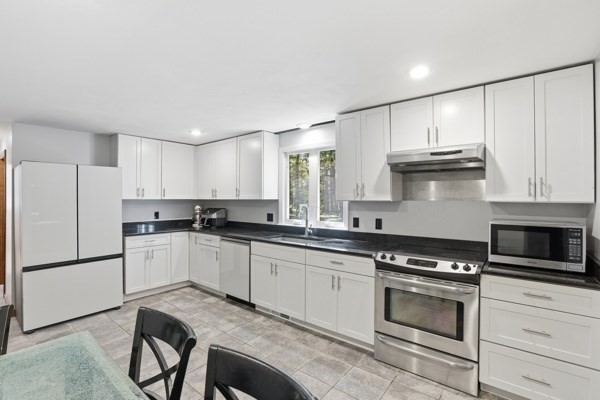 43 Lackey St Property Photo 4