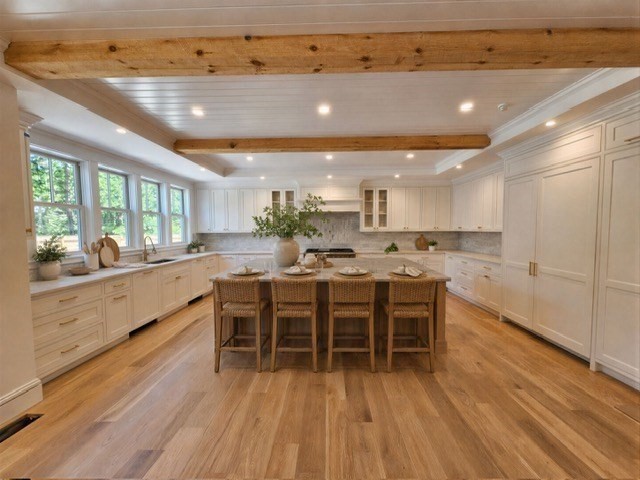 9 Suttons Way Property Photo 5