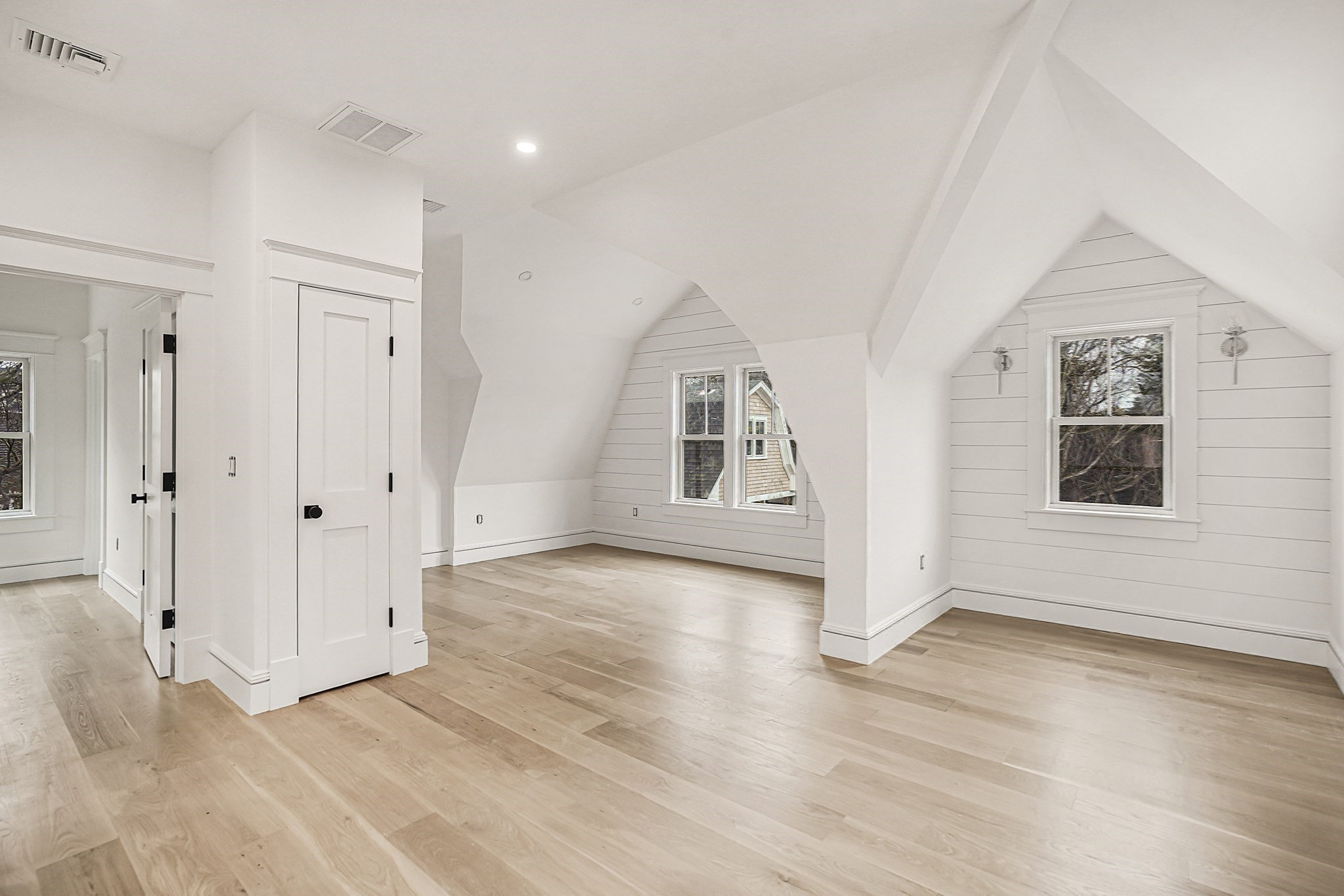 9 Suttons Way Property Photo 22