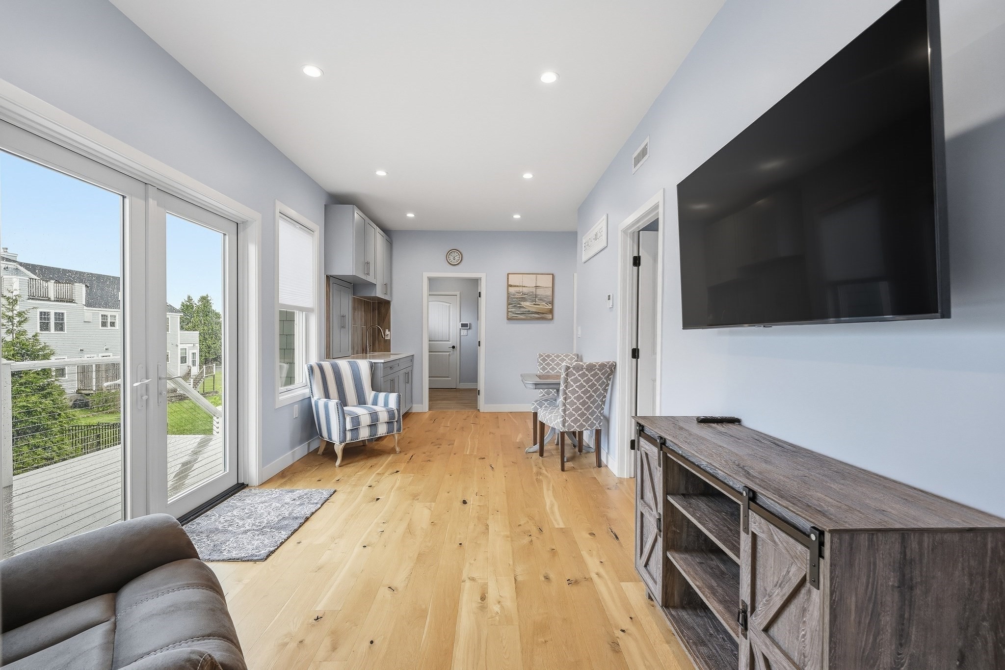 246 Howland Rd Property Photo 17