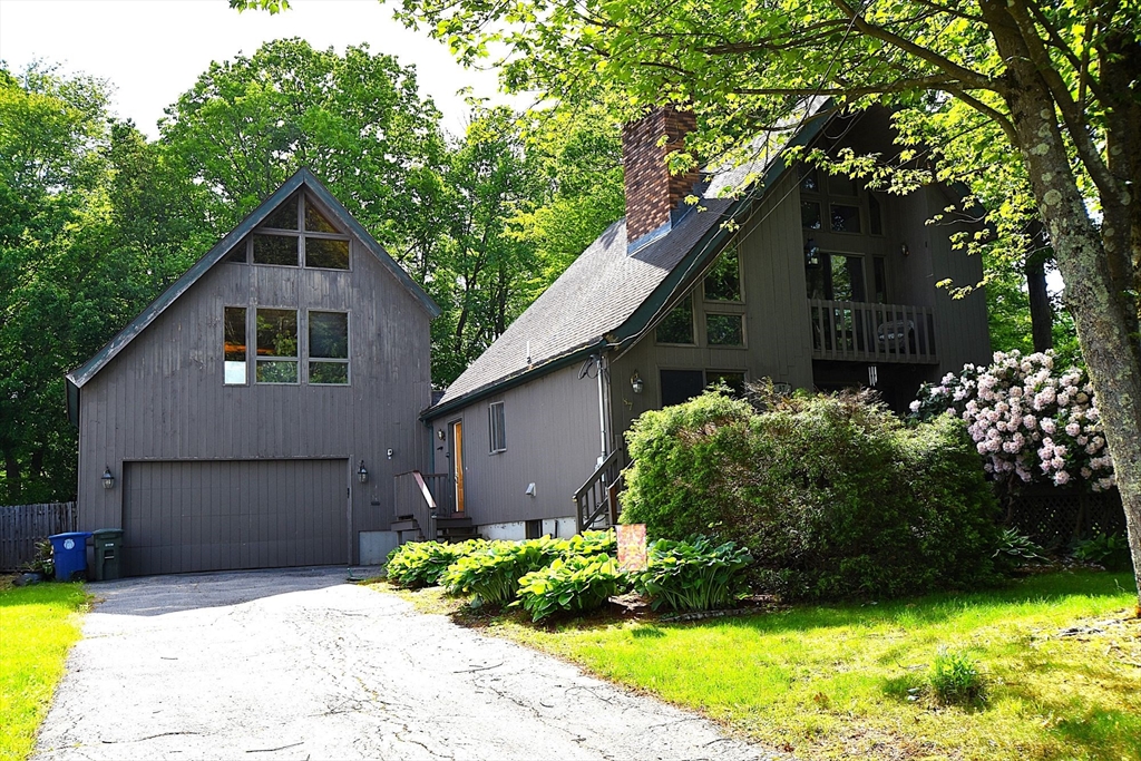 87 Norwood Ave Property Photo 1