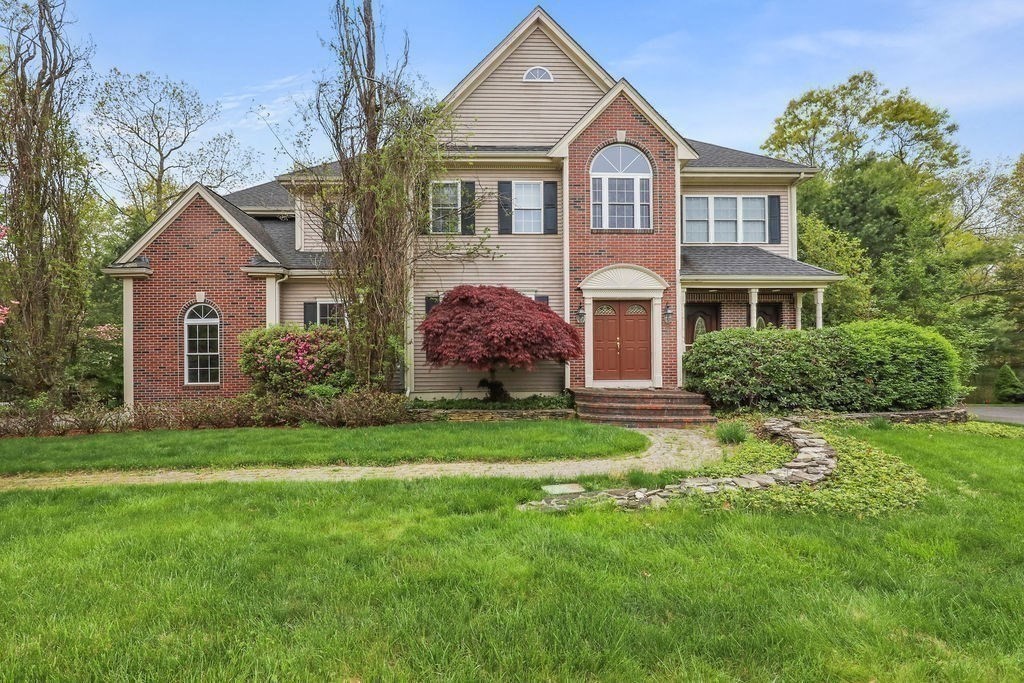 12 Kristen Circle Property Photo 1