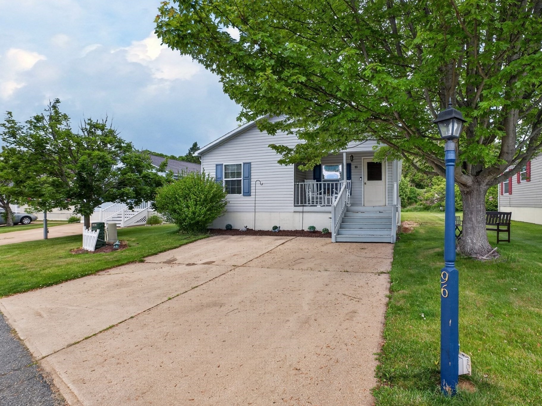 96 Songbird Ln Property Photo 2