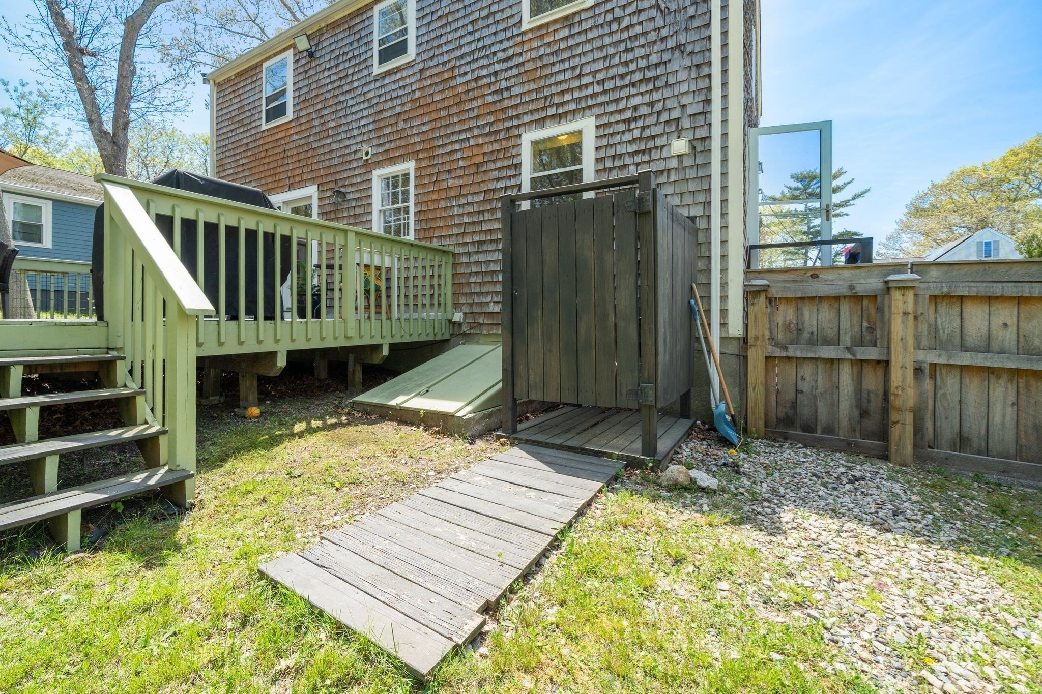 64 Winthrop Rd Property Photo 9