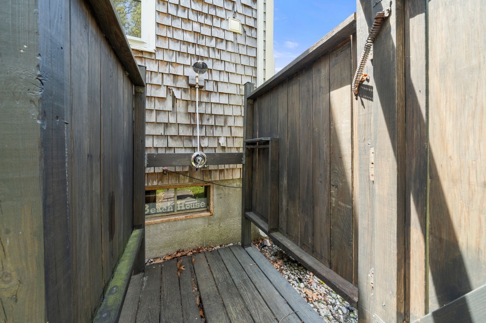 64 Winthrop Rd Property Photo 10