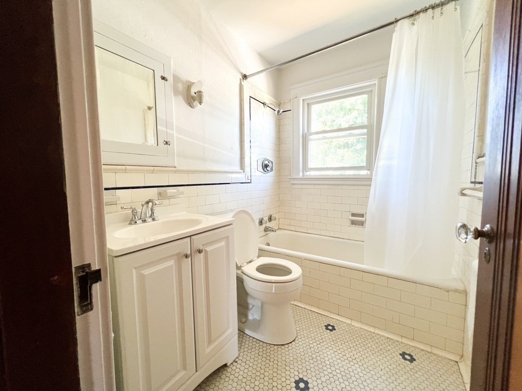 15 Ledyard # 15 Property Photo 15