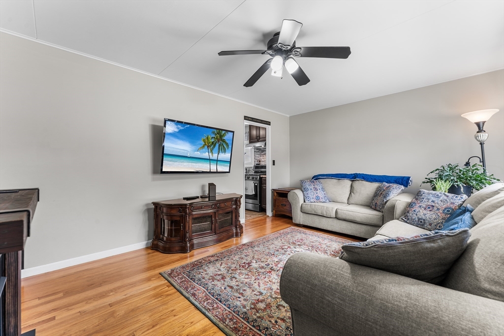 64 Rochford Cir Property Photo 5