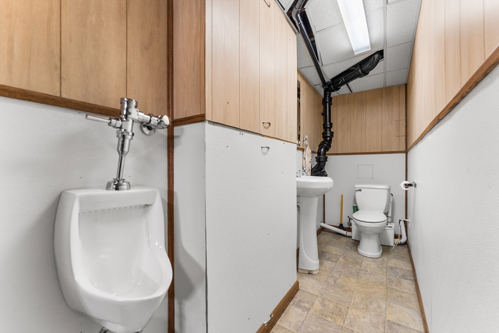 64 Rochford Cir Property Photo 24
