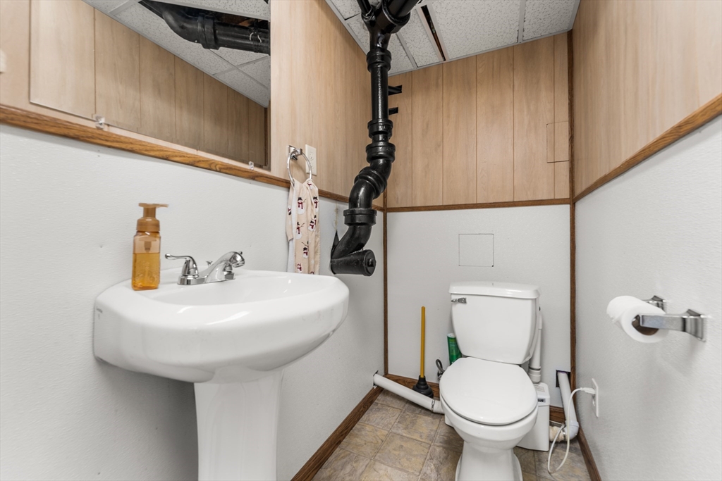 64 Rochford Cir Property Photo 25