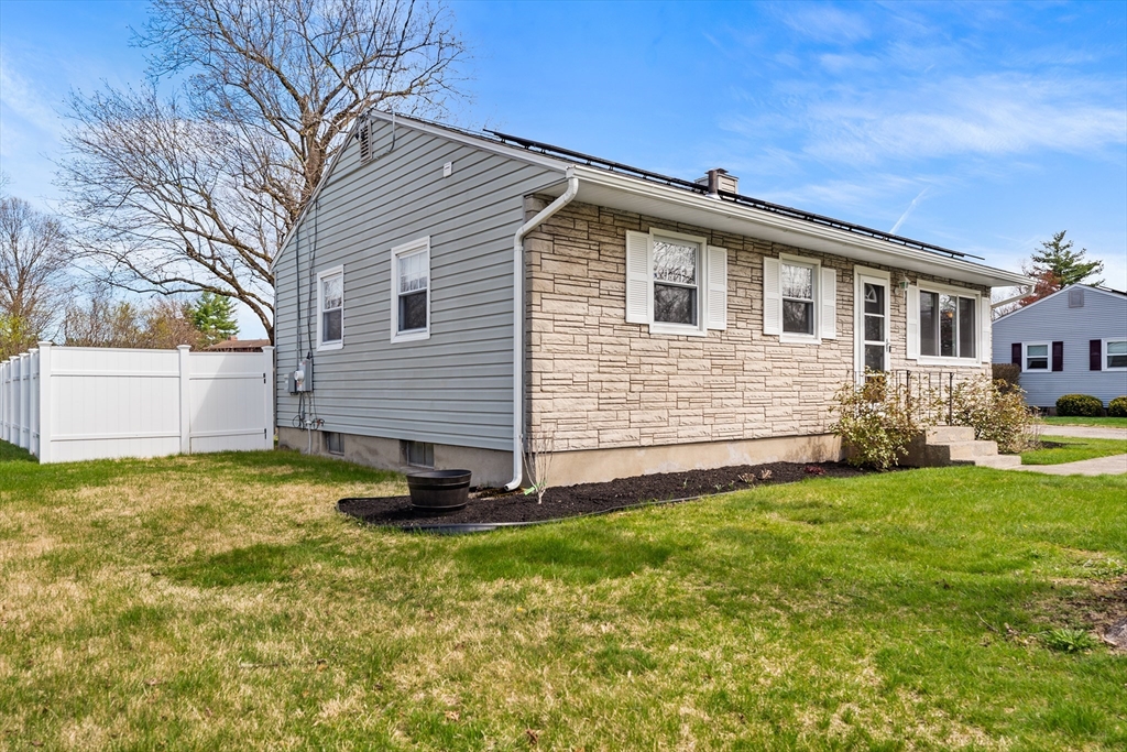 64 Rochford Cir Property Photo 27