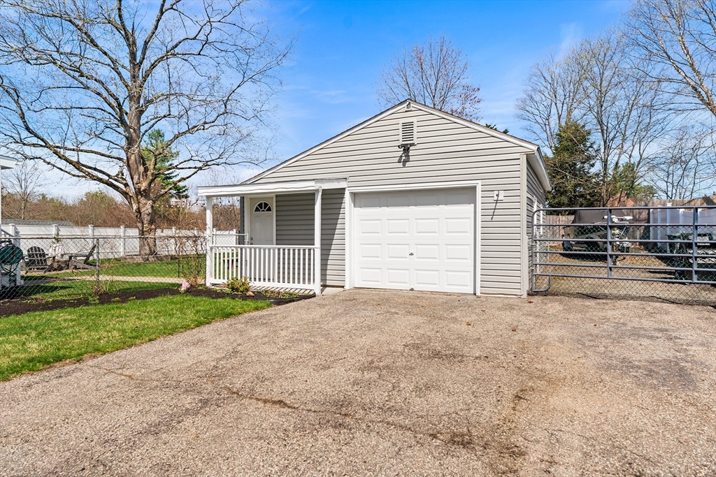 64 Rochford Cir Property Photo 28