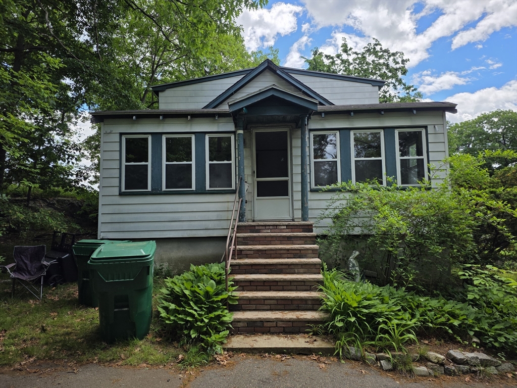 131 Rand St Property Photo 1