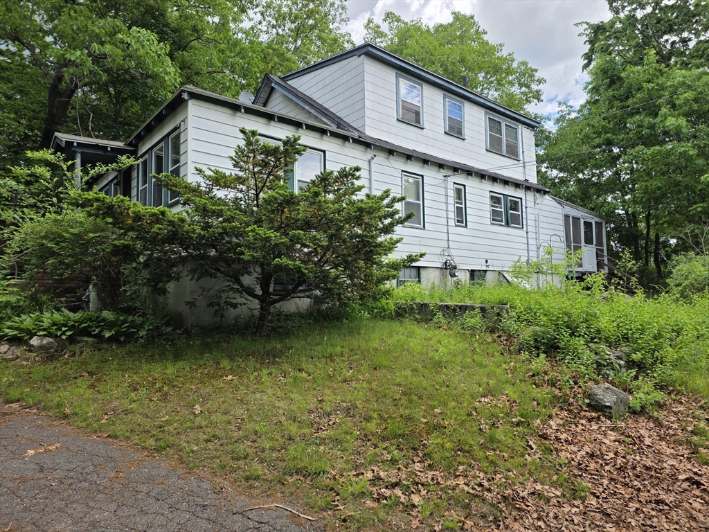 131 Rand St Property Photo 2