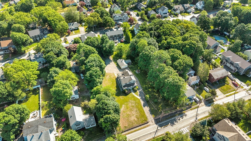 300 Hunnewell Street Property Photo 4