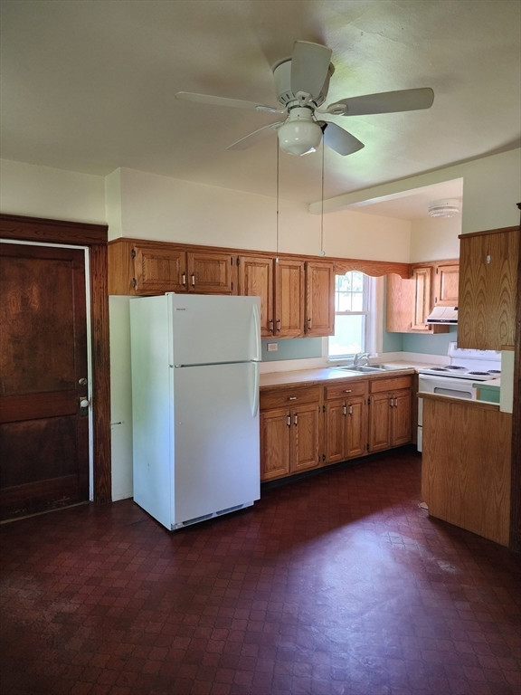 72 W Main St Property Photo 17