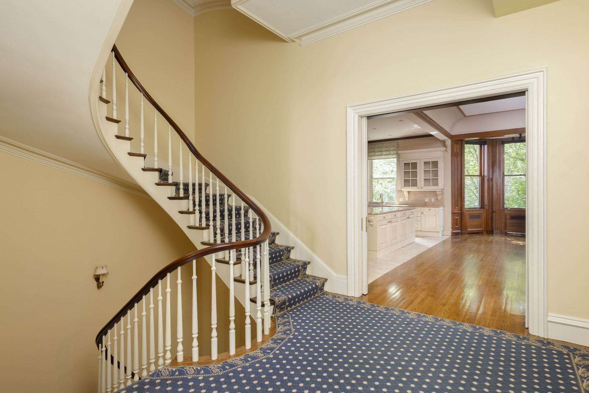 129 Commonwealth Avenue Property Photo 11