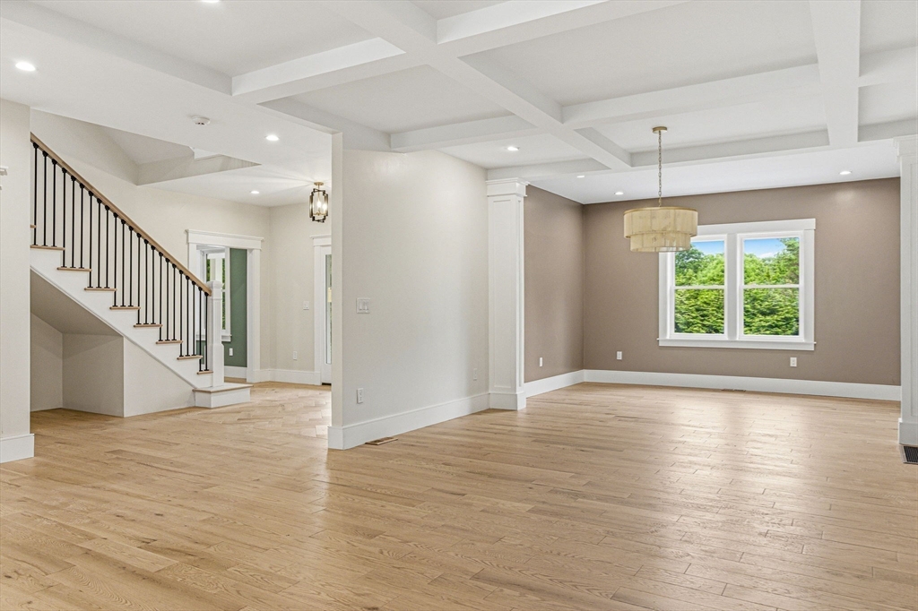 33 Pine Street Property Photo 16