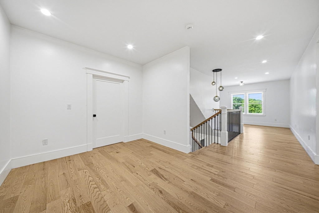 33 Pine Street Property Photo 34