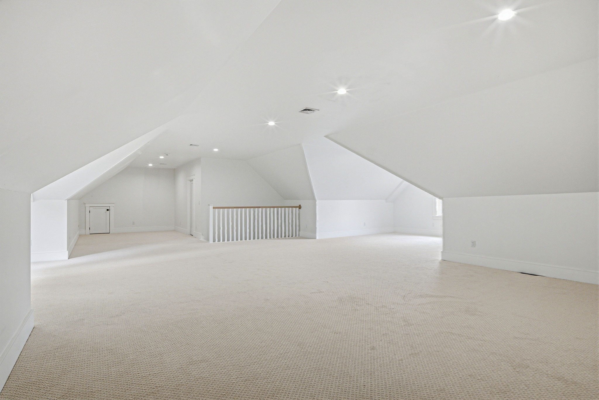 33 Pine Street Property Photo 36