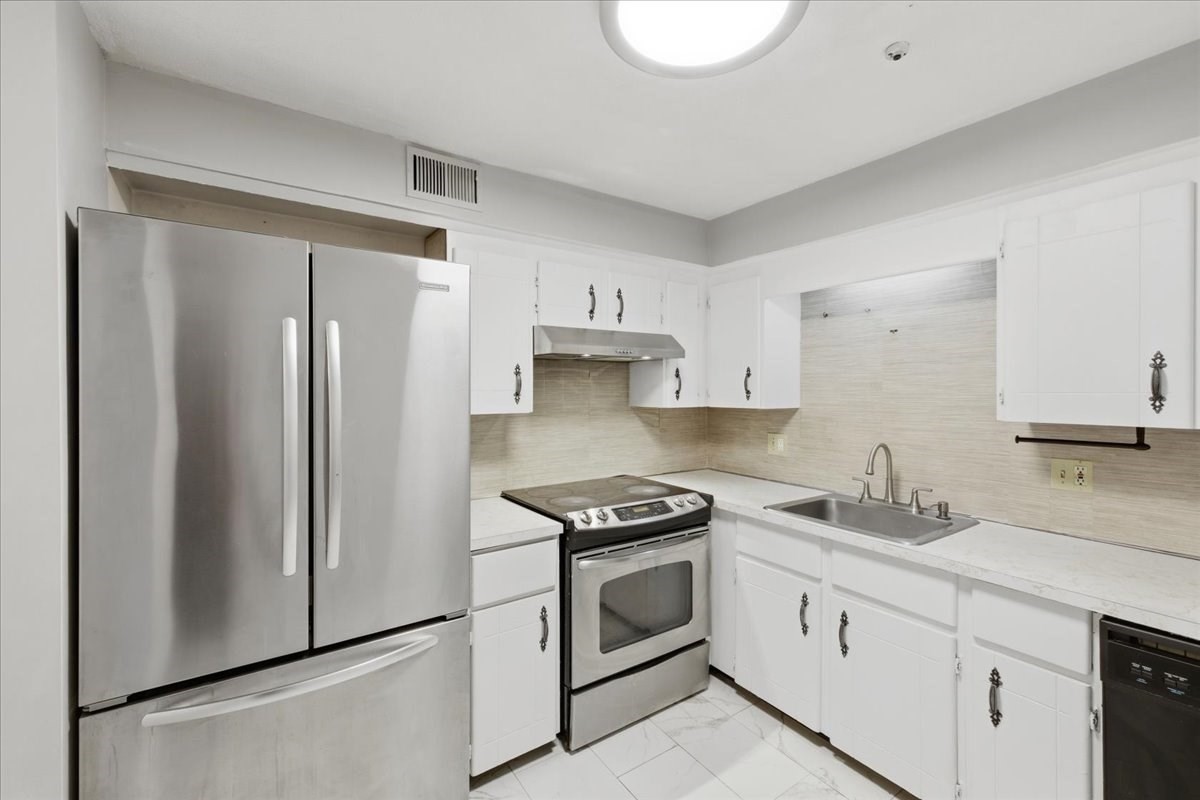 232 Canton St # 308 Property Photo 6
