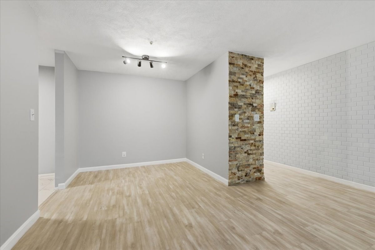 232 Canton St # 308 Property Photo 14