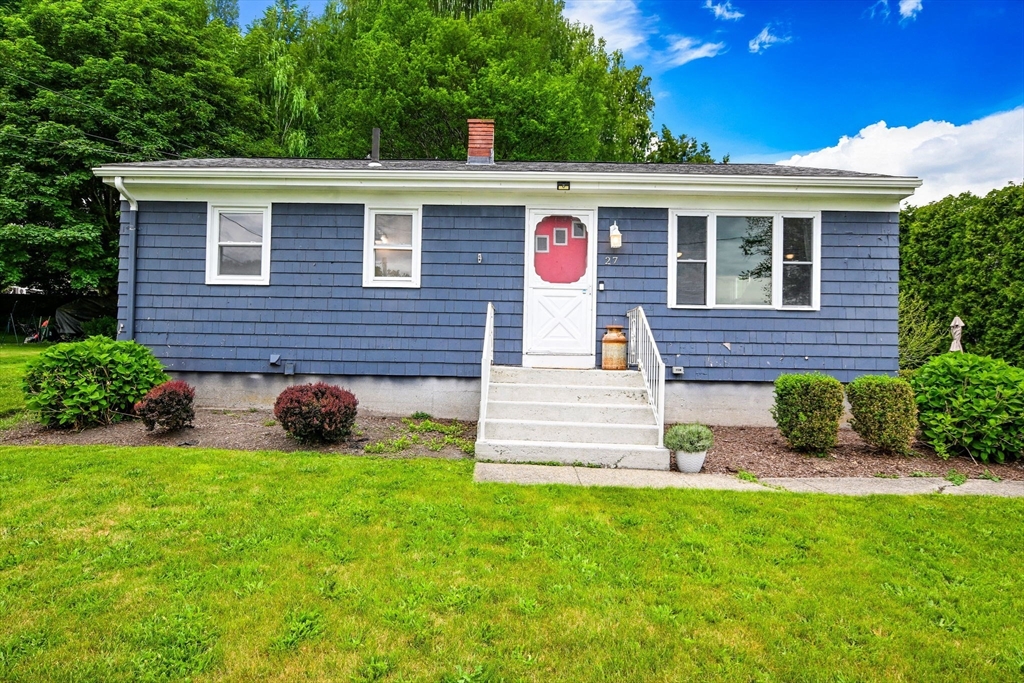 27 Alan Ave Property Photo 1