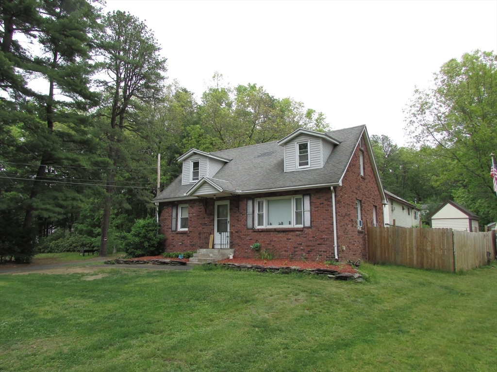 10 Bartlett St Property Photo 4