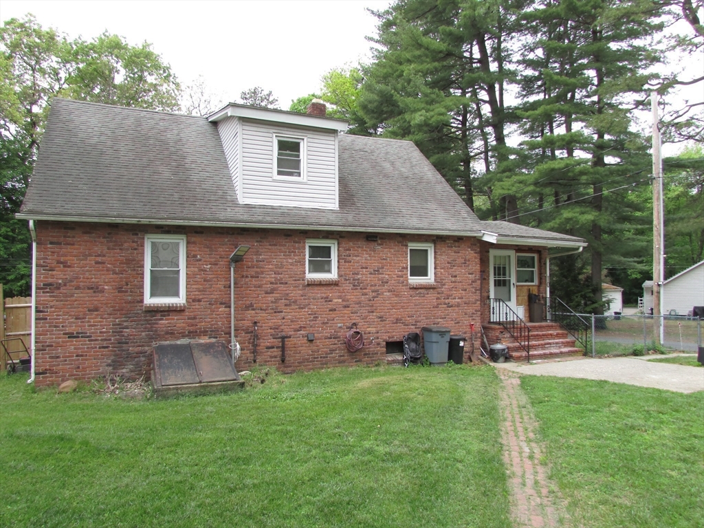 10 Bartlett St Property Photo 6