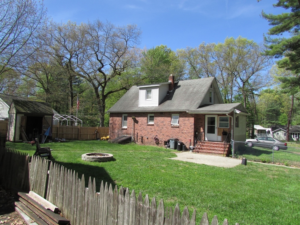 10 Bartlett St Property Photo 7