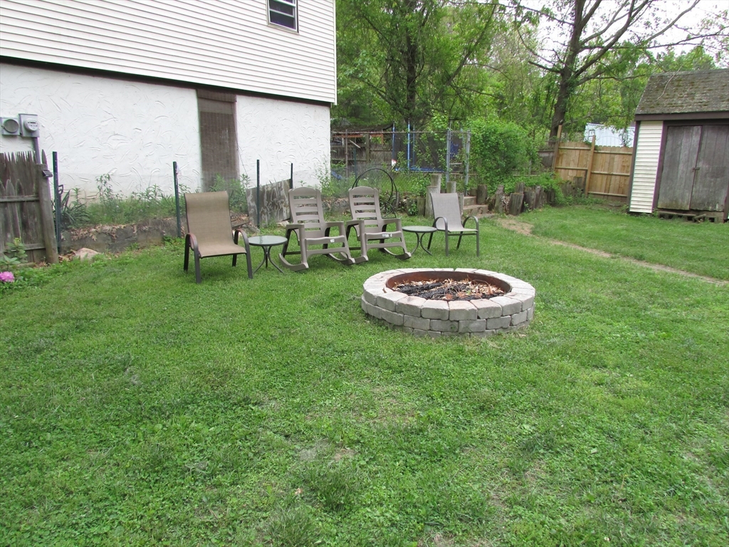 10 Bartlett St Property Photo 9