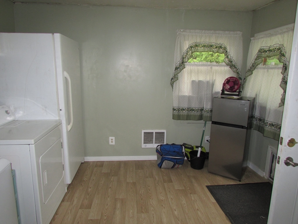 10 Bartlett St Property Photo 10
