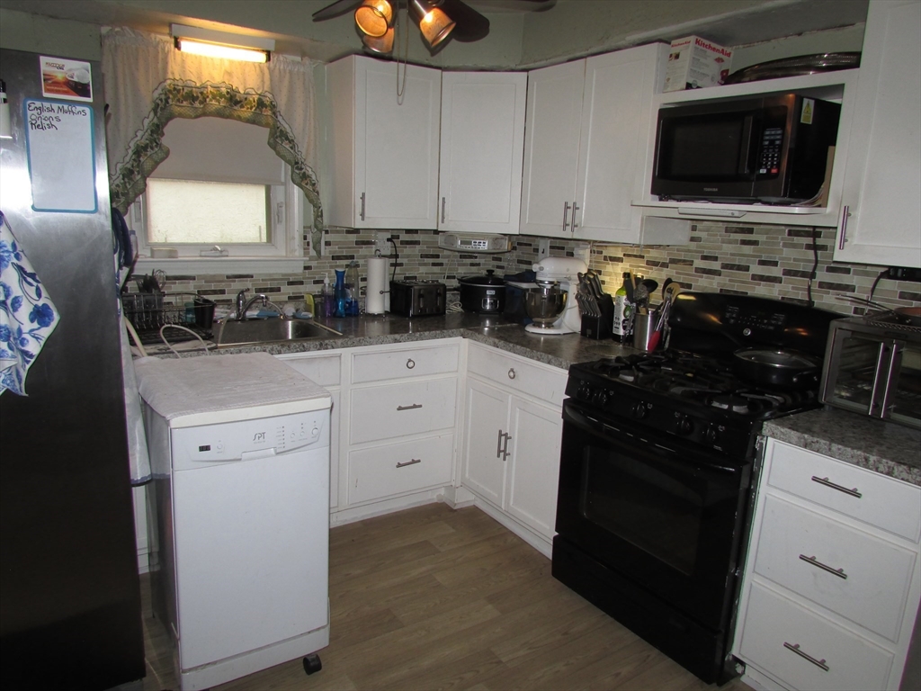 10 Bartlett St Property Photo 12