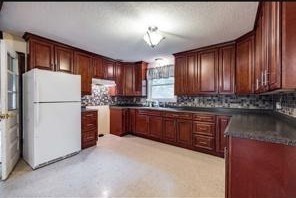10 Bartlett St Property Photo 35