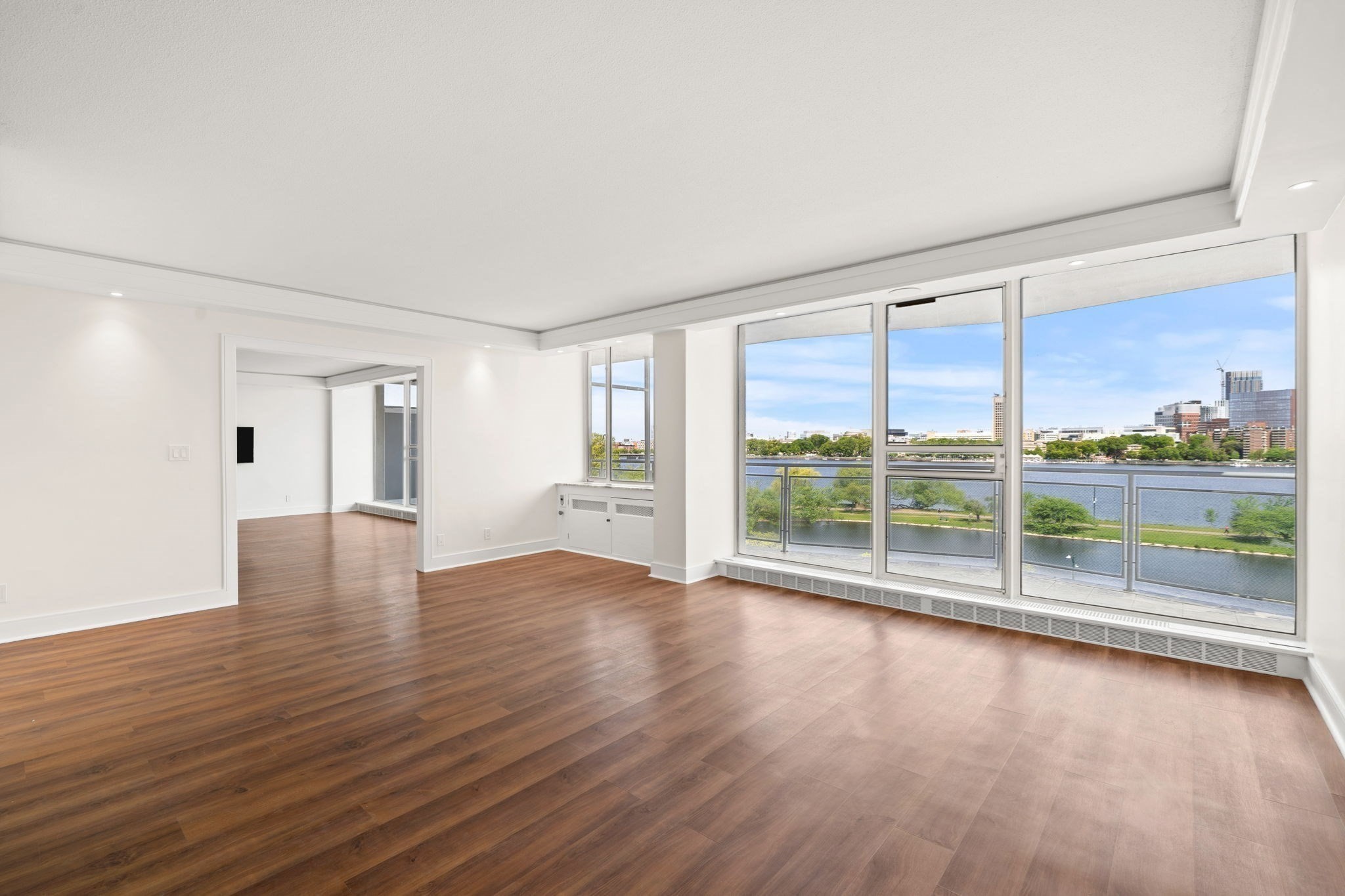 330 Beacon St Property Photo 4