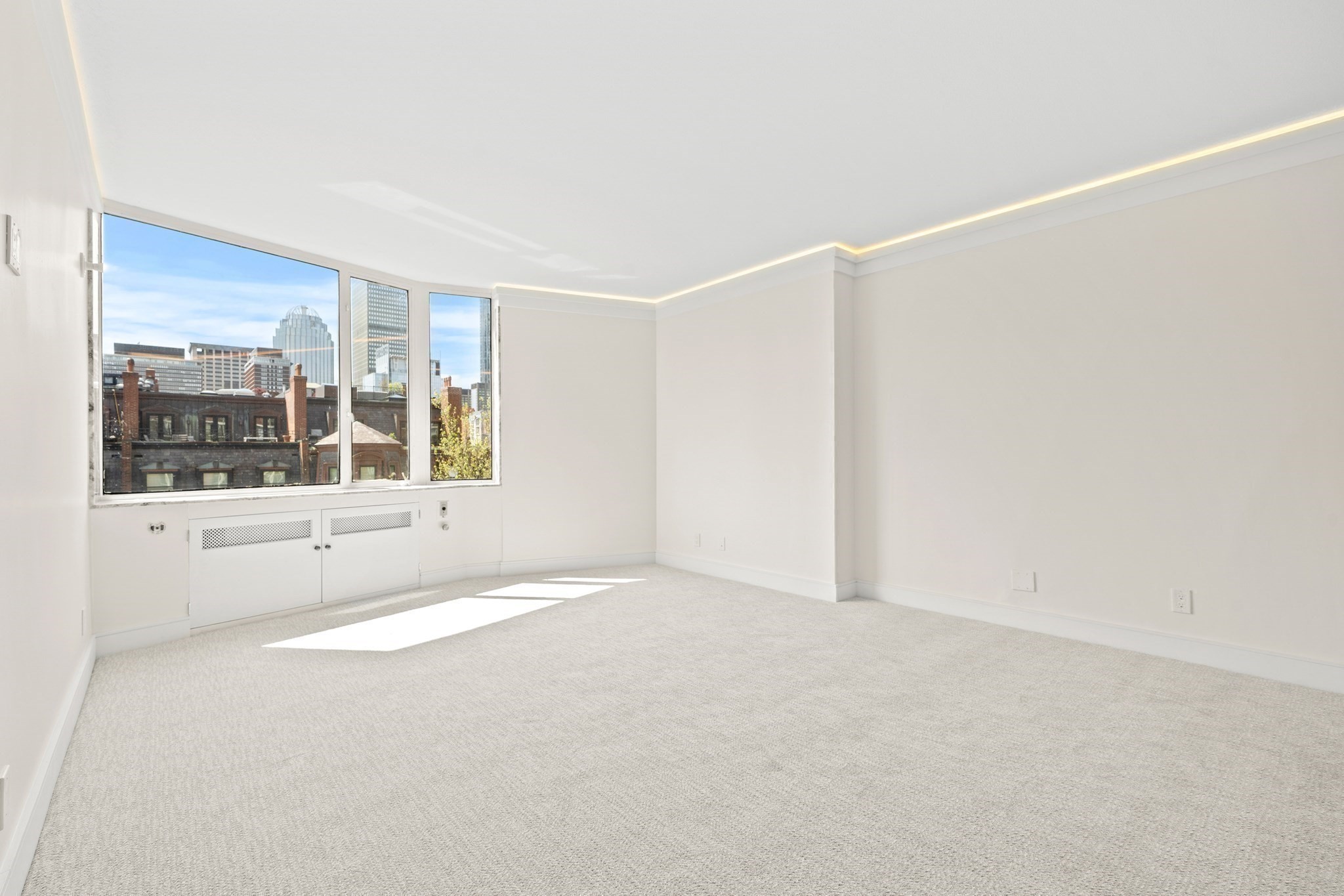 330 Beacon St Property Photo 6
