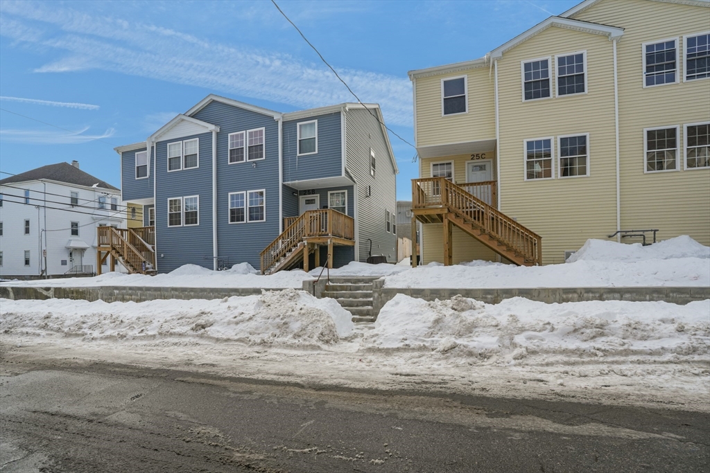25 Lebanon St # D Property Photo 2