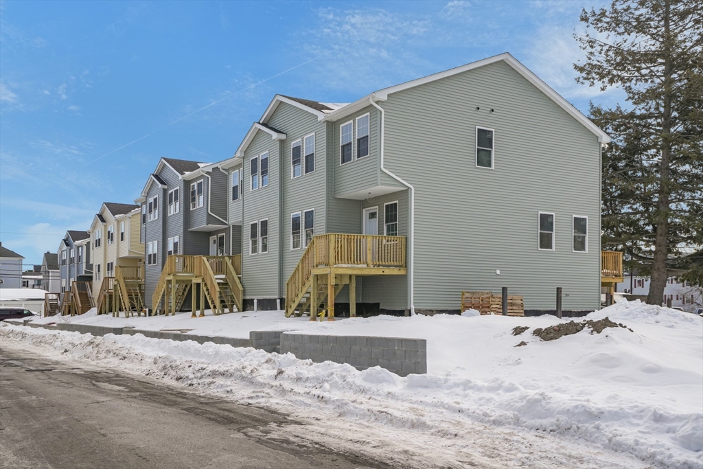 25 Lebanon St # D Property Photo 6