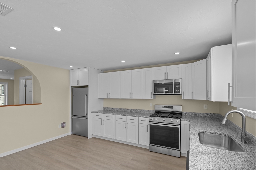 25 Lebanon St # D Property Photo 9