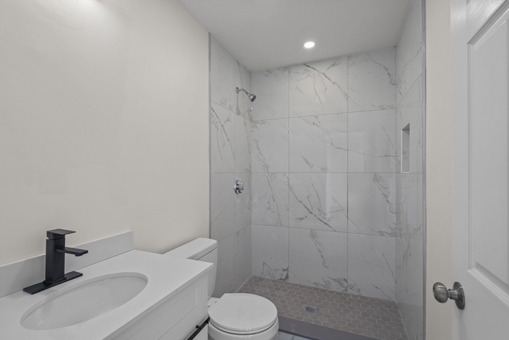 25 Lebanon St # D Property Photo 17