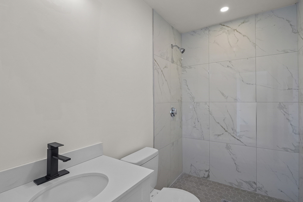 25 Lebanon St # D Property Photo 18