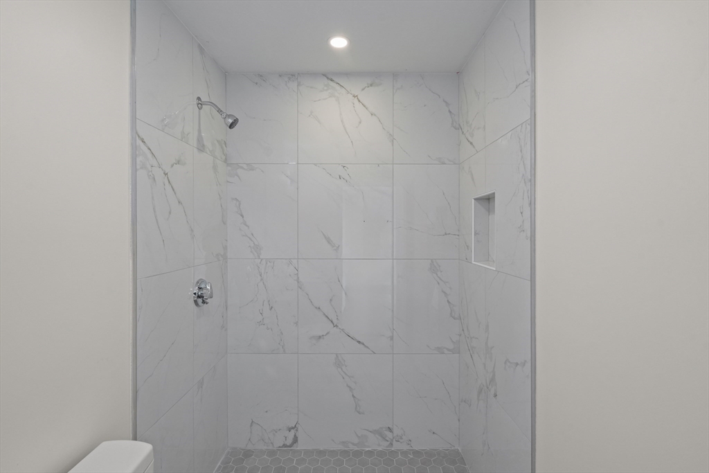 25 Lebanon St # D Property Photo 19