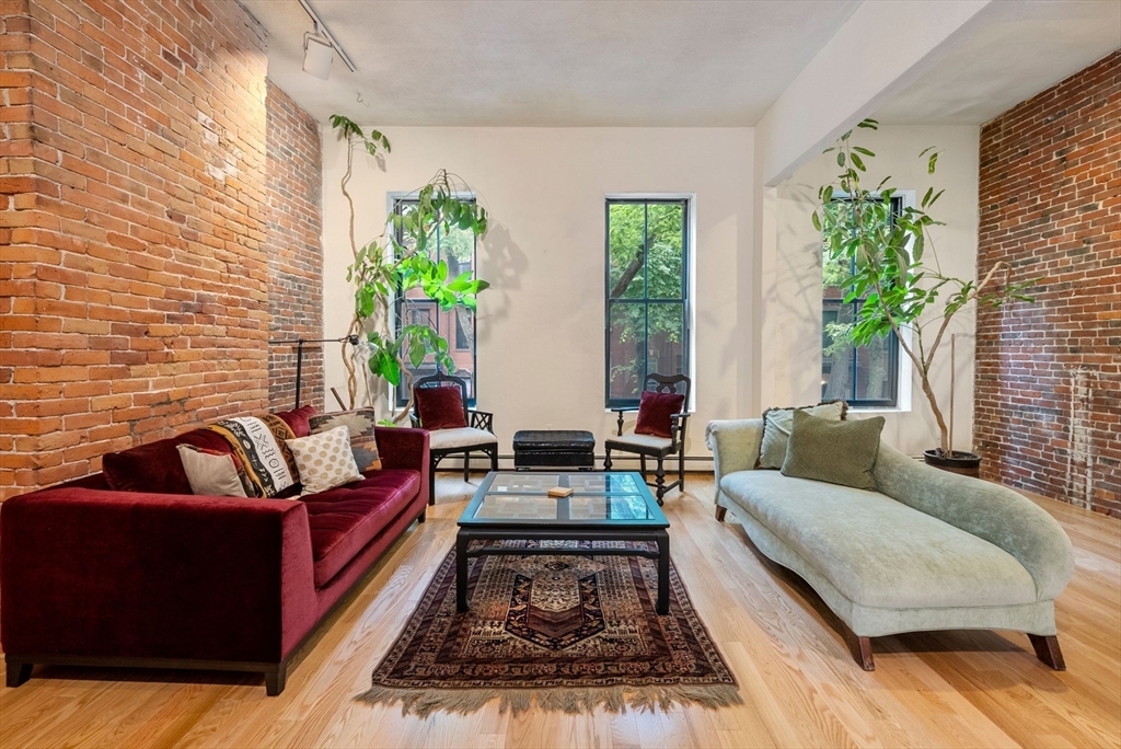 50 E Springfield St # 2 Property Photo 1